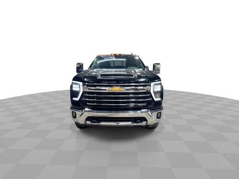 Used 2025 Chevrolet Silverado 2500 LTZ w/ LTZ Plus Package image 4