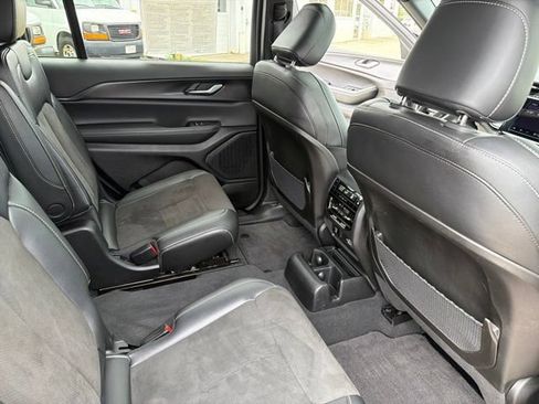 Used 2023 Jeep Grand Cherokee L Laredo AWD/4WD image 25