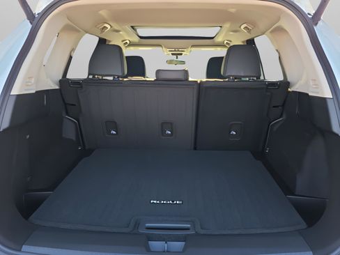 New 2026 Nissan Rogue SV image 10
