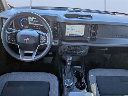 Used 2023 Ford Bronco Base image 13