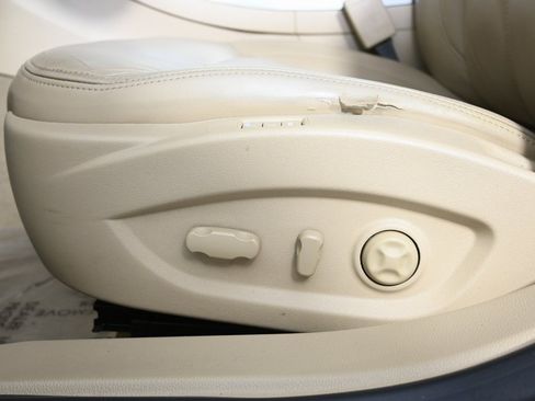 Used 2013 Buick LaCrosse Leather w/ Driver Confidence Package image 21