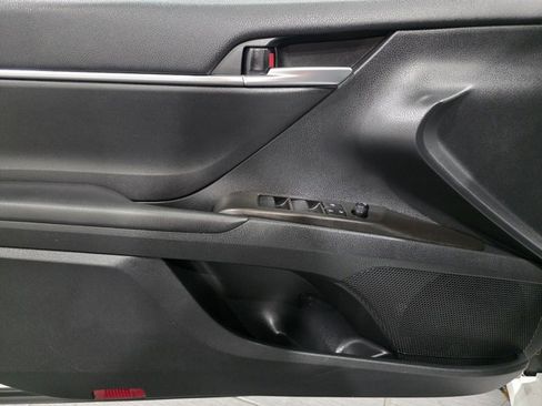 Used 2024 Toyota Camry SE image 10