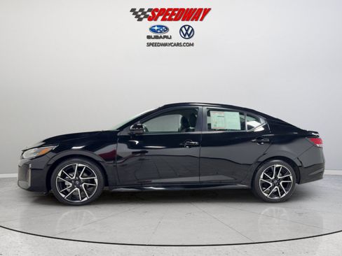 Used 2025 Nissan Sentra SR FWD image 10