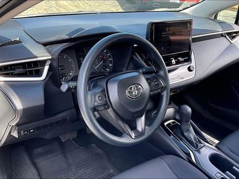 Used 2025 Toyota Corolla LE FWD image 14