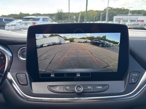 Used 2025 Chevrolet Blazer LT AWD/4WD image 3