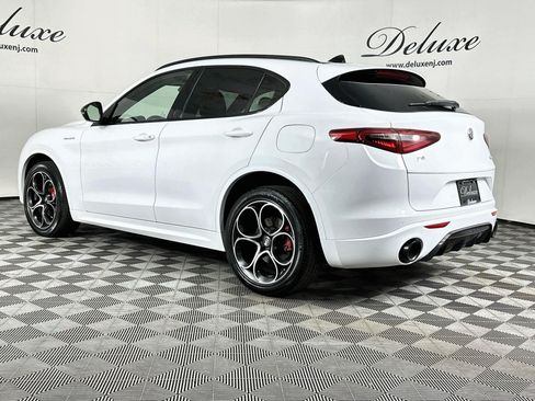 Used 2023 Alfa Romeo Stelvio Veloce AWD/4WD image 4