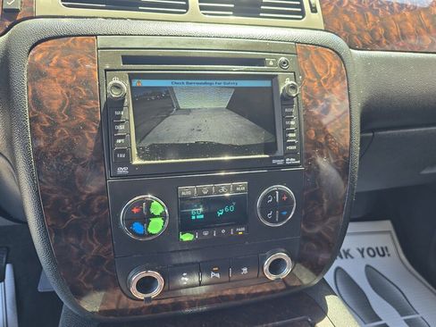 Used 2011 GMC Yukon Denali image 25