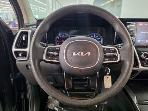 Used 2023 Kia Sorento LX FWD image 10