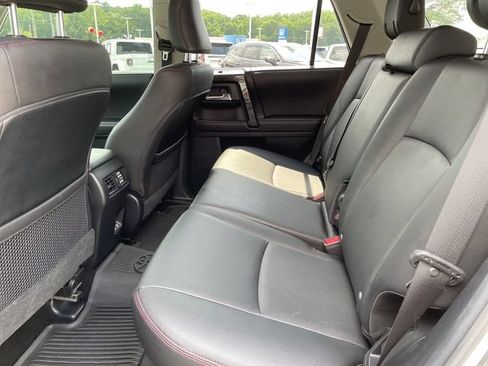 Used 2022 Toyota 4Runner TRD Off-Road Premium AWD/4WD image 12