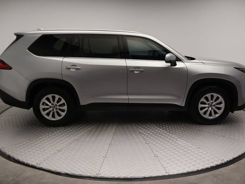 Certified 2024 Toyota Grand Highlander FWD image 7