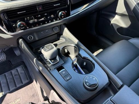 Certified 2022 Nissan Rogue SL w/ SL Premium Package AWD/4WD image 21