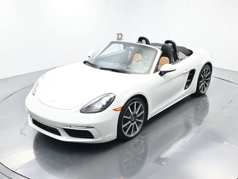 Used 2018 Porsche 718 Boxster image 35