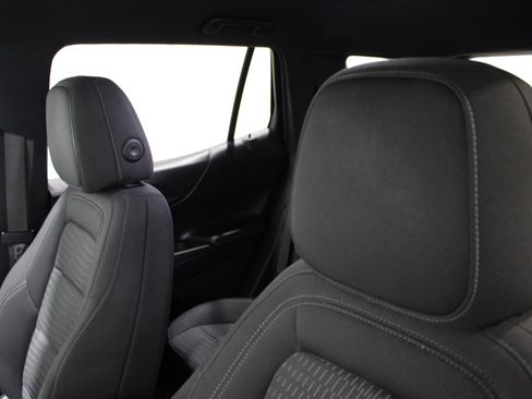 Used 2025 Chevrolet Equinox LT image 4