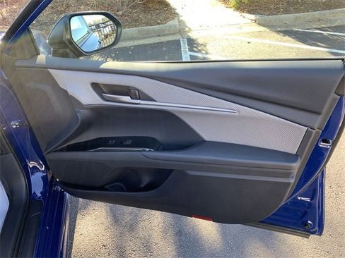 Used 2025 Toyota Camry SE image 13