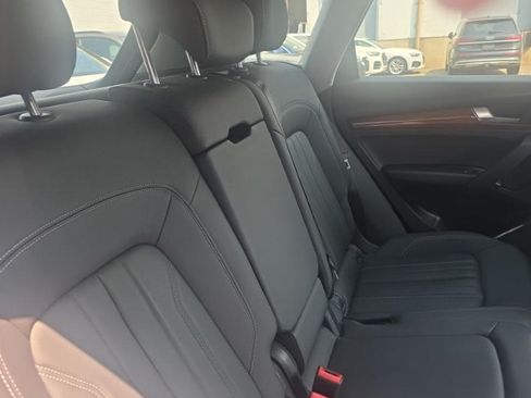 Used 2023 Audi Q5 2.0T Premium w/ Convenience Package AWD/4WD image 5