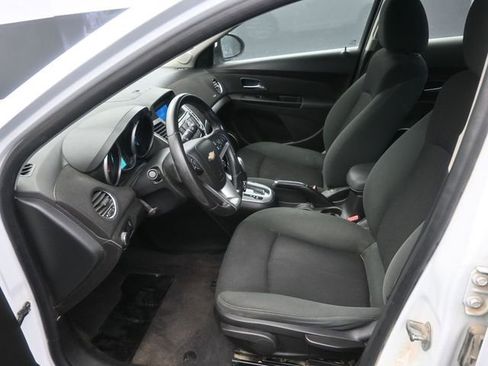 Used 2011 Chevrolet Cruze LT image 15