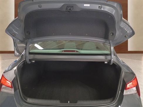 Certified 2024 Hyundai Elantra SEL image 28