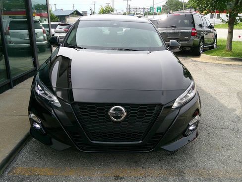 Used 2022 Nissan Altima 2.5 SR w/ Midnight Edition Package AWD/4WD image 3