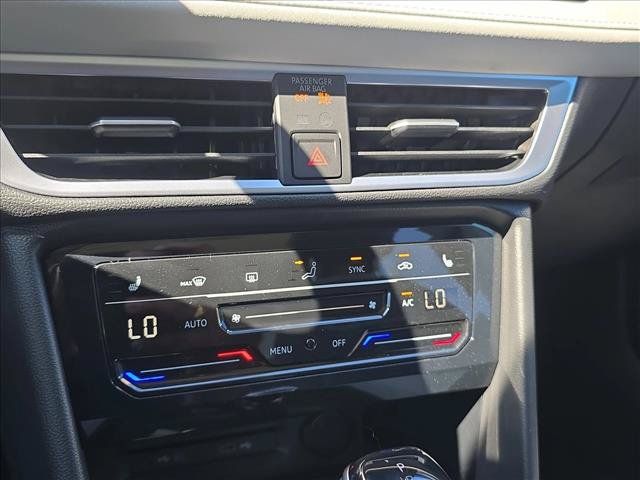New 2026 Volkswagen Taos SE FWD image 16