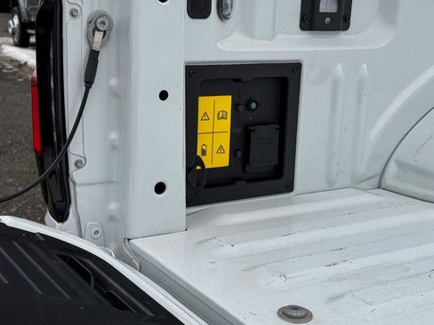 Used 2024 Ford F150 Lightning Lariat image 24