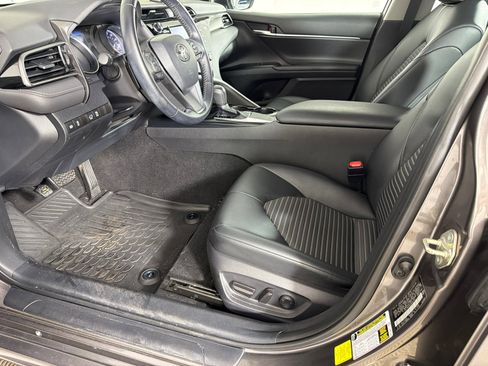 Used 2019 Toyota Camry SE image 9