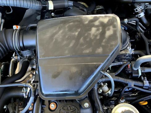 Used 2020 Toyota Tacoma SR w/ SR Convenience Package image 32