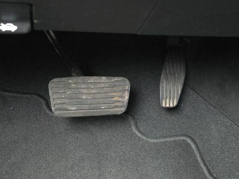 Used 2024 GMC Sierra 1500 SLT image 42