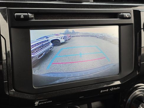 Used 2019 Toyota 4Runner TRD Off-Road AWD/4WD image 10