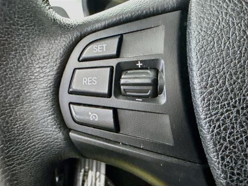 Used 2018 BMW 320i Sedan RWD image 14