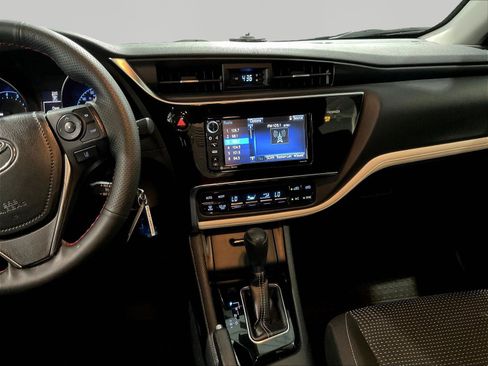 Used 2017 Toyota Corolla iM w/ All-Weather Mat Package FWD image 9