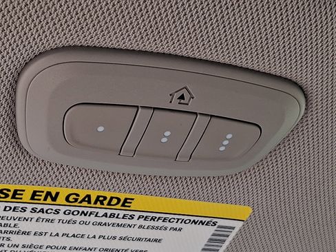 Used 2024 Chrysler Pacifica Limited FWD image 29