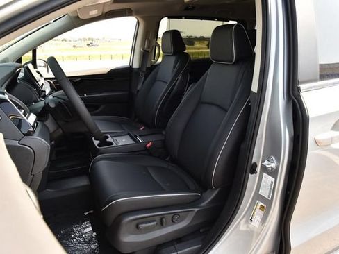 New 2026 Honda Odyssey Touring image 23