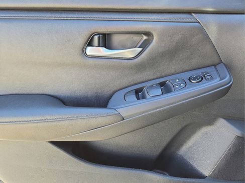 Used 2025 Nissan Sentra SV image 20