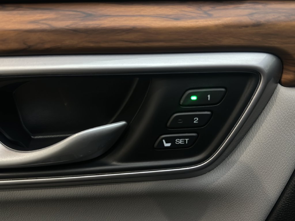 Certified 2020 Honda CR-V Touring image 17