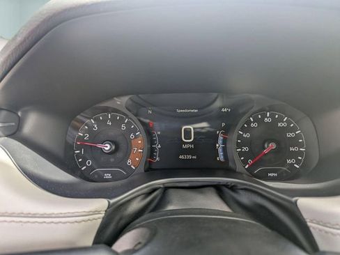 Used 2025 Jeep Compass Limited AWD/4WD image 17