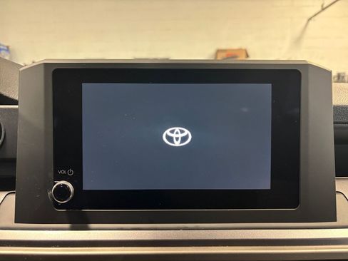 Used 2025 Toyota 4Runner TRD Off-Road image 18