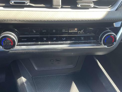 New 2026 Chevrolet Equinox LT w/ Convenience Package II image 14