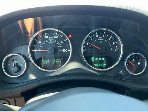 Used 2018 Jeep Wrangler Unlimited Rubicon w/ Cold Weather Group AWD/4WD image 32