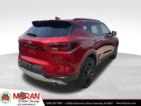 Used 2023 Chevrolet Blazer LT w/ LPO, Black Grille Bar Package FWD image 4