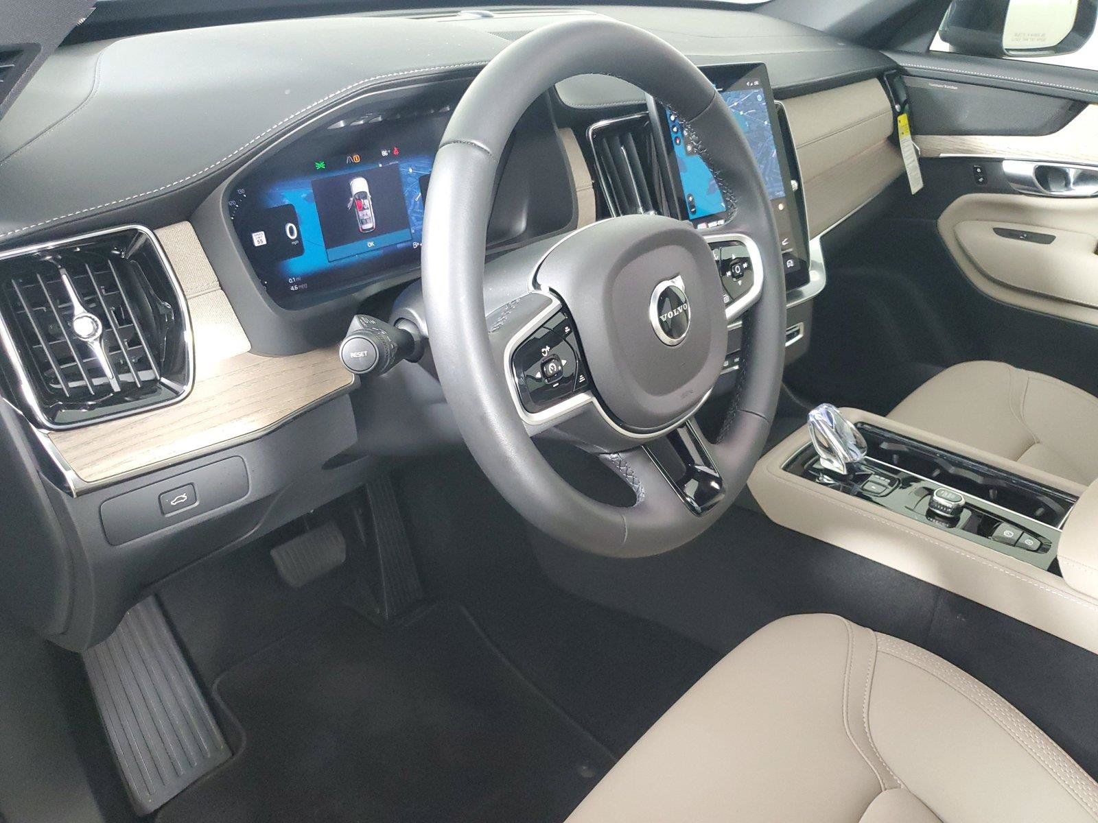 Certified 2026 Volvo XC90 B6 Plus w/ Protection Package Premier AWD/4WD image 24