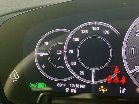 New 2026 Porsche Cayenne Base image 13