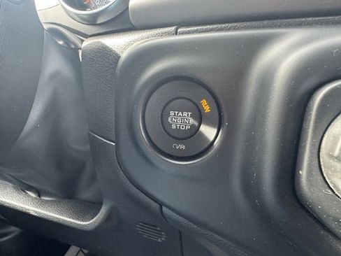 Used 2022 Jeep Wrangler Sport image 21