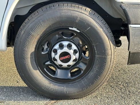 New 2025 GMC Savana 3500 Extended w/ Driver Convenience Package image 9