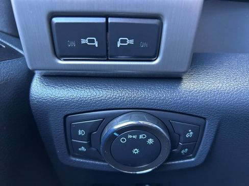 Used 2022 Ford F450 Platinum w/ FX4 Off-Road Package image 28