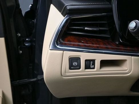 Used 2019 Cadillac XT5 Luxury image 21