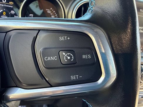 Used 2022 Jeep Wrangler Unlimited Rubicon 4xe w/ Cold Weather Group AWD/4WD image 25