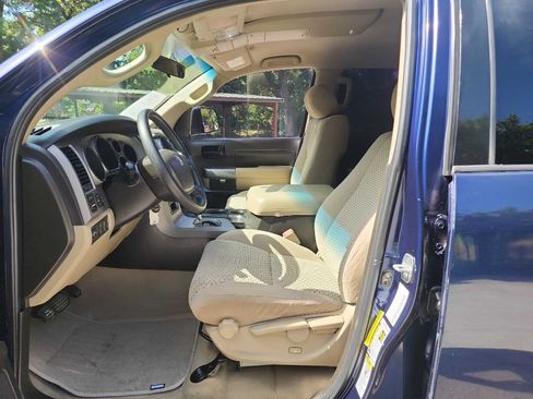 Used 2011 Toyota Tundra 2WD CrewMax w/ Tow Pkg image 17