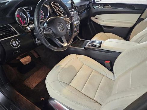 Used 2017 Mercedes-Benz GLS 550 4MATIC image 10