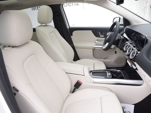 New 2026 Mercedes-Benz GLA 250 image 16