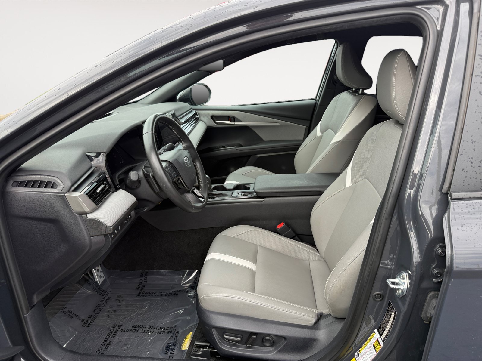 Used 2025 Toyota Camry SE FWD image 10